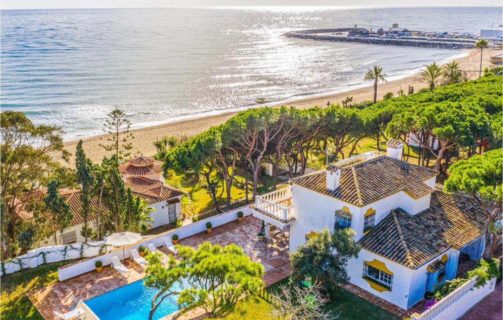 Amazing home in Marbella with WiFi, Outdoor swimming pool and Swimming pool 3