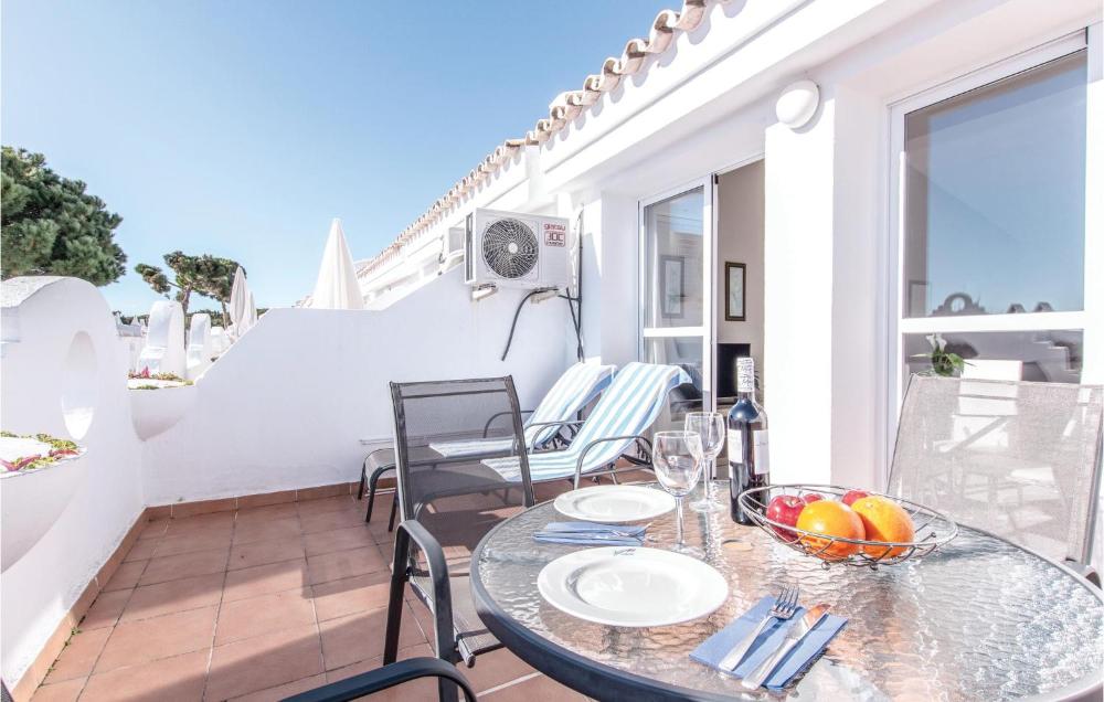 Awesome home in Marbella with WiFi, Outdoor swimming pool and Swimming pool