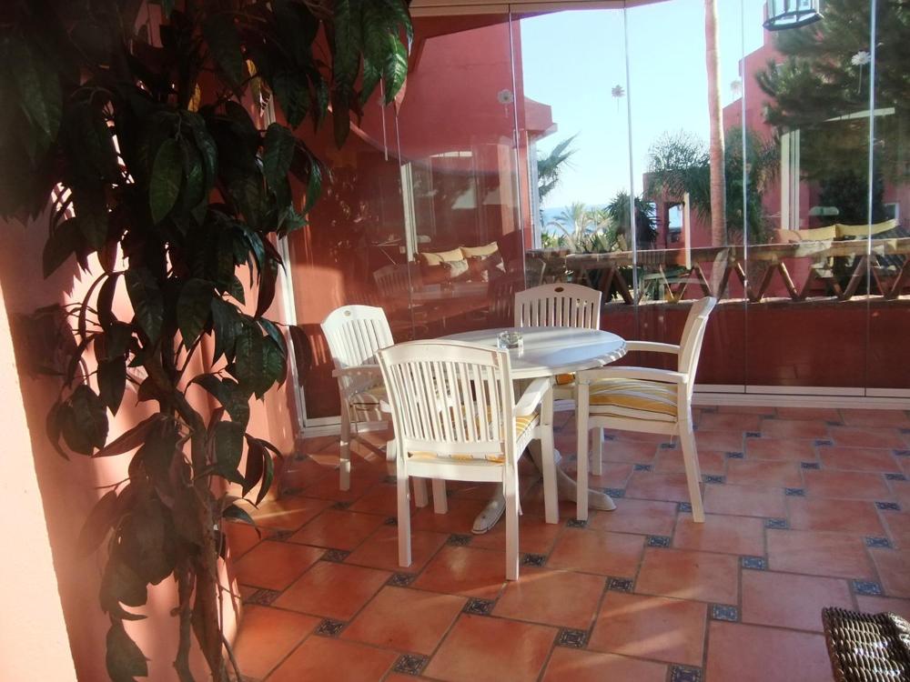 Beach apartment in Elviria Marbella, great location with the beach on your door step