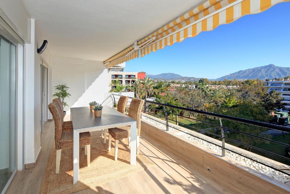 Fantastic Apartment Next To Guadalmina Golf Course In Marbella