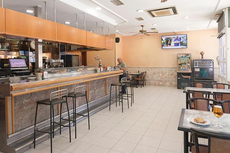 Hostal - Restaurante La Buena Villa by Vivere Stays