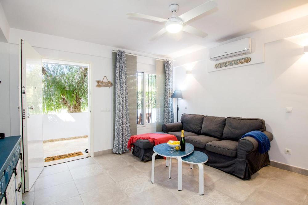 Perfectly located beachside apartment in Elviria Marbella